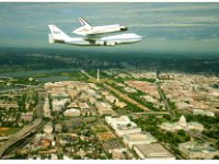 Space Shuttle Discovery - Washinton DC Flyover