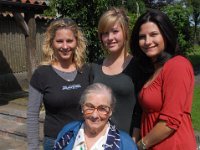 2008063286  Betty-Darrel-Yvette-Felicia-Suzette-Adara Belgium : Yvette DePaepe,Adara Clay,Suzette DePaepe