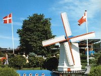 1985086117 : Betty Hagberg,Darla Hagberg